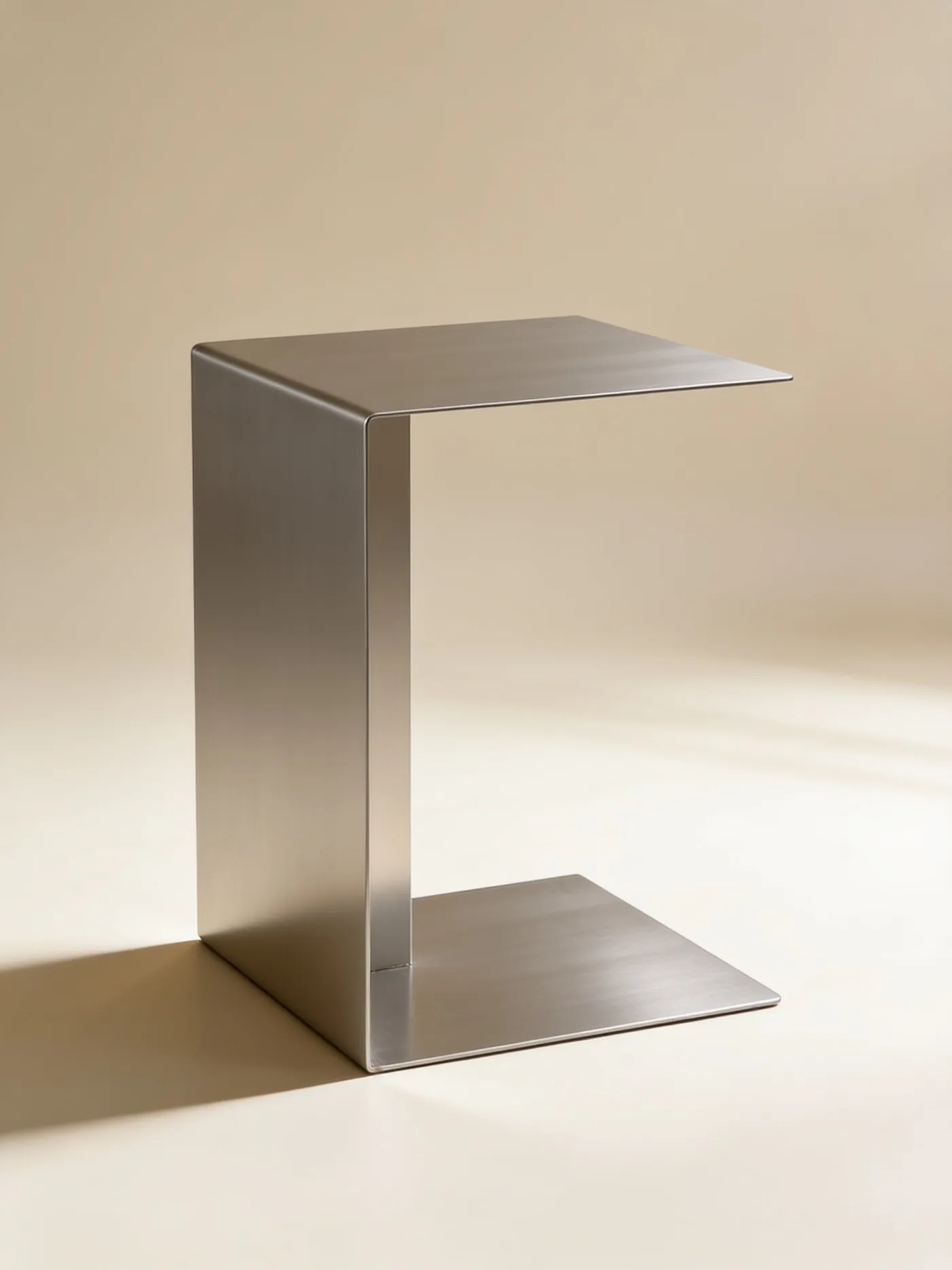 C-Table — שידת צד מנירוסטה